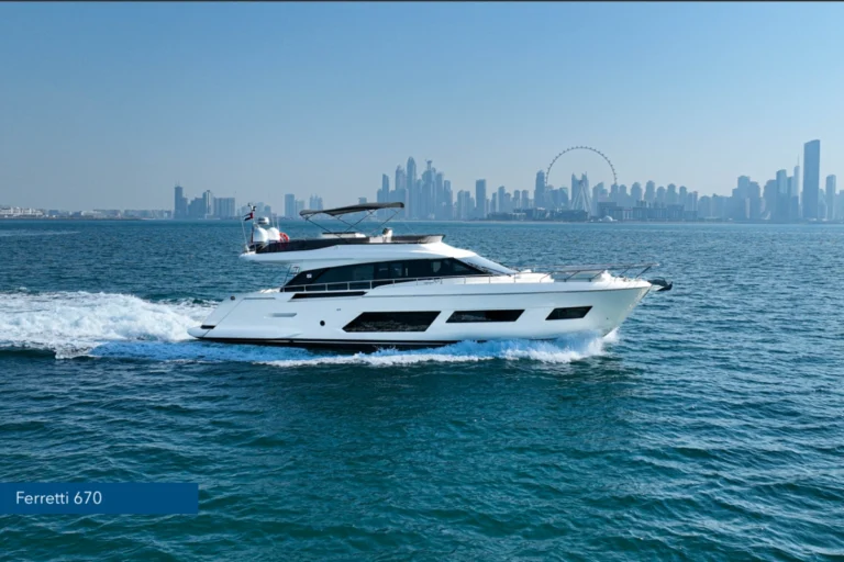 Ferretti 67025